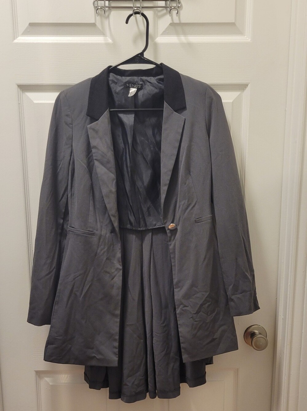 Venus Cute Pleated Jacket